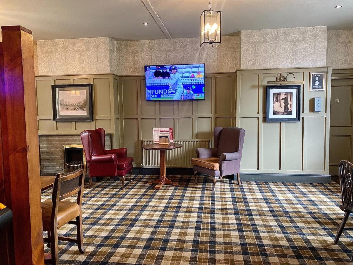 Vale Of York Hotel Thirsk Exterior photo