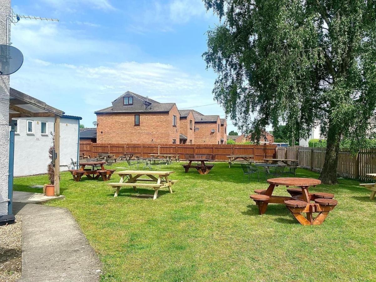 Vale Of York Hotel Thirsk Exterior photo